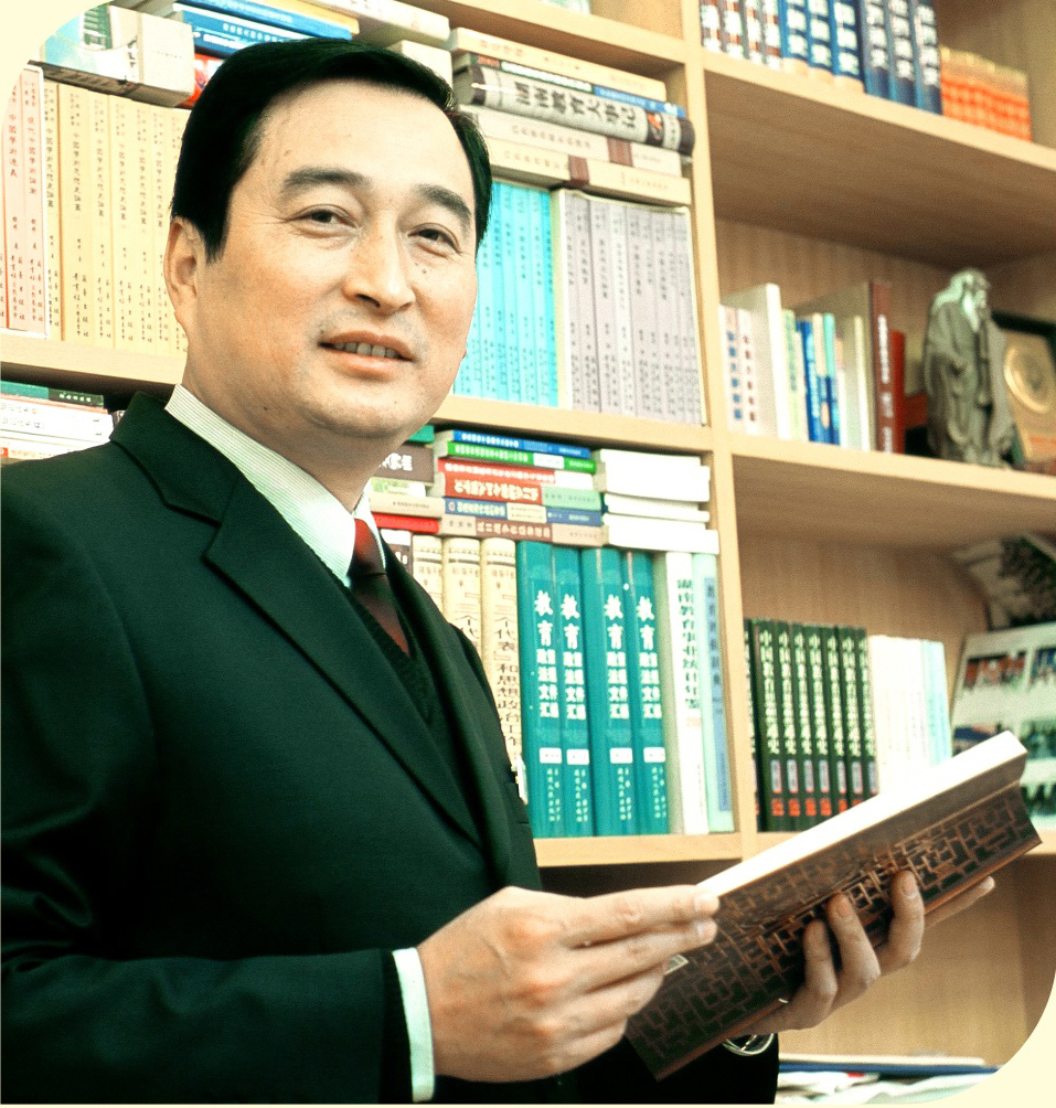 行走在教育的創(chuàng)新之路上 ——《考試》雜志記者訪湖南師大附中校長常力源